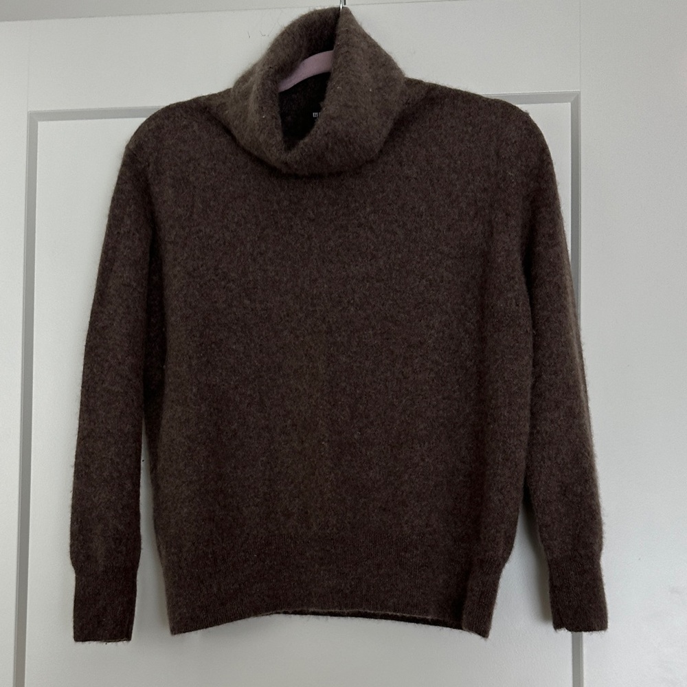 Uniqlo Women's Brown Turtleneck Sweater